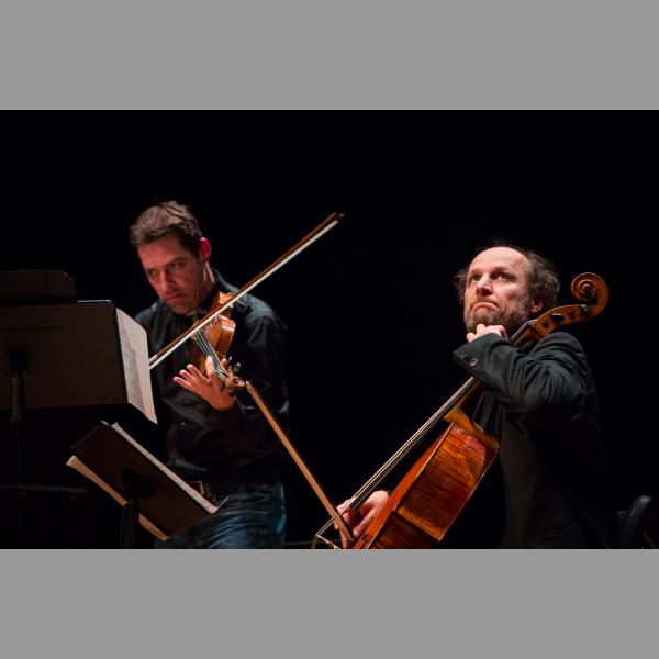 Het Collectief # Duo for Violin & Cello, E. SCHULHOFF (c) Guy Buys